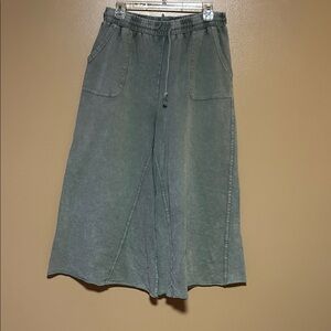 Easel Gray Wide-Leg Pants